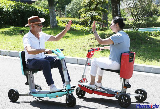 行李箱式折叠电动代步车,助力老年人便捷出行