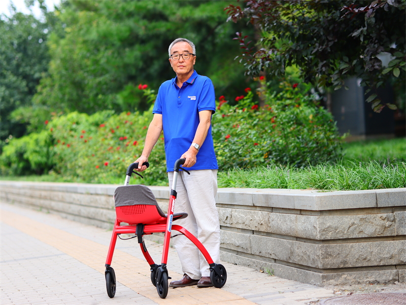 新西兰nip老人助行器四轮老年手推车拐杖凳辅助行走助步轻便折叠