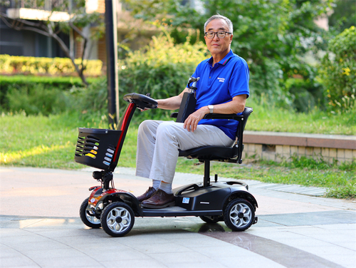 和美德337M新款智能老年人电动代步车 带灯电池可拆 非常经济实惠性价比高的代步车